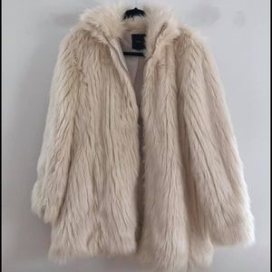 Fur coat (synthetic)